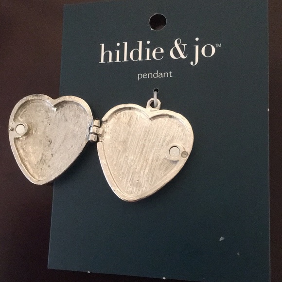 New Gorgeous Heart Magnet Locket Foliage Pendant - Picture 3 of 4